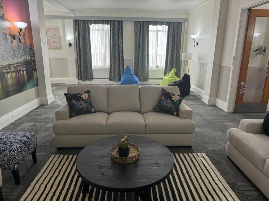 4 Large Bedroom Apartment In The City 哈士汀 外观 照片
